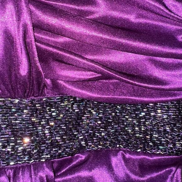 XOXO Women's Purple Satin Prom Gown Size Small - Picture 8 of 9